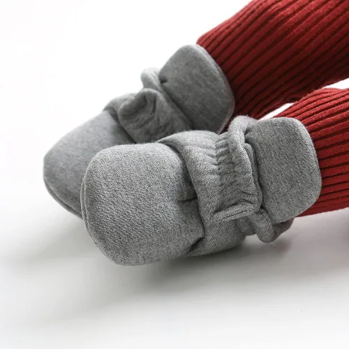 Vista 2 de HsdsBebe Botines unisex con forro polar para bebé, antideslizantes, suela suave, calcetines cálidos para invierno