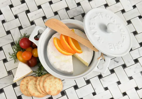 Vista 4 de Creative Co-Op Brie Bakers con tapas y esparcidores de madera (juego de 2 colores)