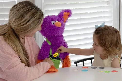 Vista 5 de Roylco Kit interactivo de marionetas Edgar an Emotion, marioneta de terapia de aprendizaje socioemocional súper suave y cómodo con 12 círculos