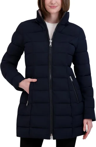 Vista 3 de Laundry by Shelli Segal Chaqueta acolchada elástica para mujer, abrigo largo de invierno con capucha de piel sintética