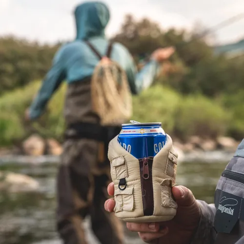 Vista 5 de Puffin - El chaleco Adventurer Adventure - Enfriador de latas aislado, bronceado clásico