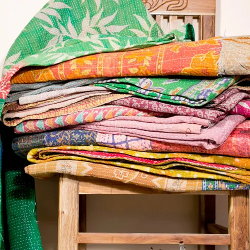 Vista 4 de Colchas Vintage Kantha Hechas a Mano de Sari Antiguo Gudari Boho Ropa de Cama Manta Colcha Rally