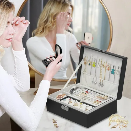 Vista 8 de Joyero organizador para mujeres y niñas, 2 capas de viaje con rollo de joyería plegable, juego de almacenamiento de joyas de cuero para anillos