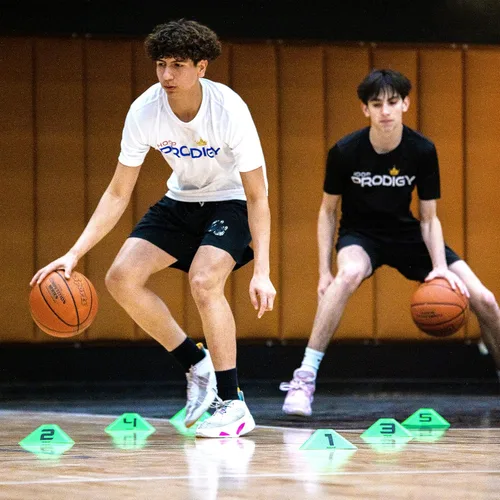 Vista 2 de GoSports Conos deportivos modernos, paquete de 12 con conos numerados, ideales para fútbol, baloncesto, fútbol y más