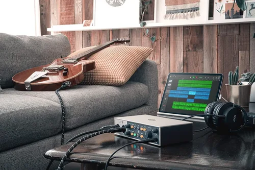 Vista 6 de Universal Audio Interfaz de audio de estudio de grabación USB Volt 4