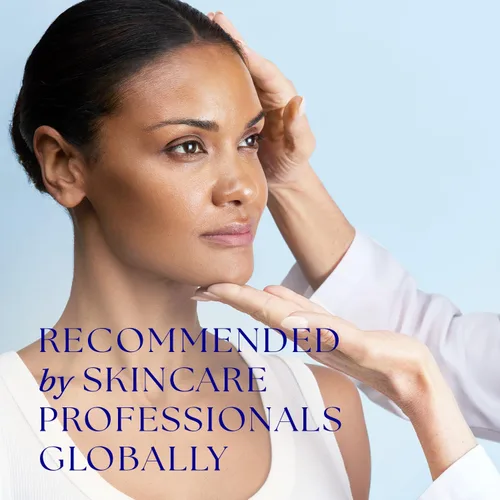 Vista 6 de iS CLINICAL Esmalte de labios, exfoliante suave para labios; exfoliante labial