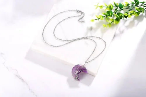 Vista 5 de XIANNVXI Collar con colgante de luna creciente envuelta en alambre con forma de árbol de la vida Collar con piedras de cristal curativo de reiki