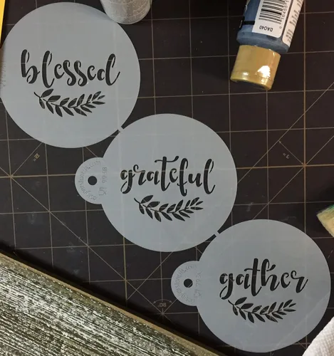 Vista 4 de Plantilla de galletas Grateful, Blessed And Gather C993 de Designer Stencils