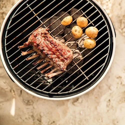 Vista 4 de BergHOFF LEO - Parrilla portátil para barbacoa de mesa con base resistente al calor, correa fácil de transportar y asas desmontables, elementos