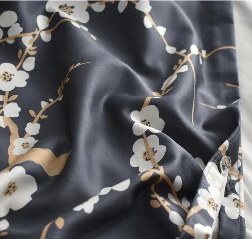Vista 3 de Eikei Juego de 3 piezas de ropa de cama de algodón de 3 piezas con estampado de ramas florales de cerezo rojo cerezo estilo oriental japonés