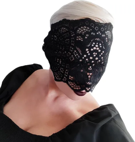 Vista 2 de Máscaras de encaje negro de cara completa para mujeres Colección de máscaras de encaje hechas a mano