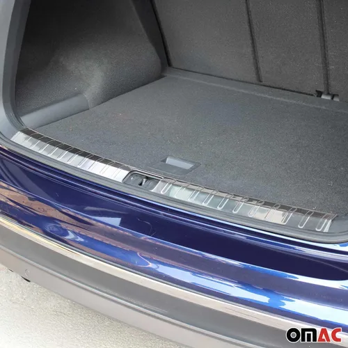 Vista 2 de OMAC Cubierta del umbral del maletero Protector de parachoques para VW Tiguan 2018-2024 acero inoxidable 1 unidad