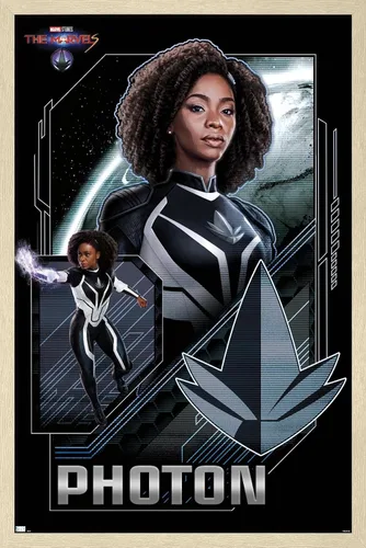 Vista 7 de Trends International Marvel The Marvels - Póster de pared con fotones, 22.4 pulgadas de largo x 14.7 pulgadas, versión enmarcada de madera de granero