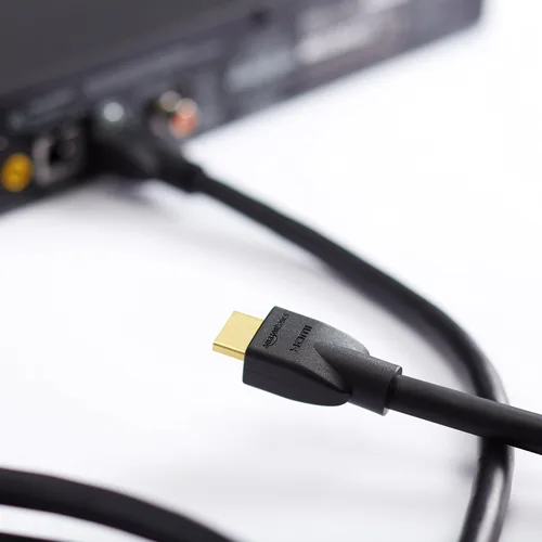 Vista 7 de Amazon Basics Cable HDMI 4K de alta velocidad Cl3 (18 Gbps, 4K/60 Hz) - 25 pies, paquete de 5, negro