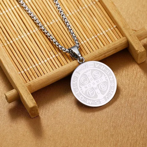 Vista 3 de Yonhon Collar de medalla de San Benito de acero inoxidable exorcismo católico regalo para hombres