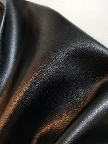 Vista 34 de NAT Leathers™ Cuero sintético sintético suave de piel sintética vegana marrón bellota (aprobado por PETA Vegano) por The Yard Piel sintética