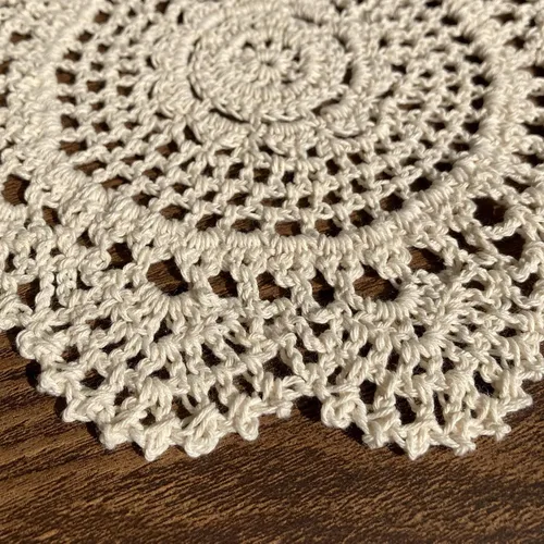 Vista 3 de Hsvanyr Juego de 2 posavasos redondos de algodón con diseño floral, color beige para mesa de comedor