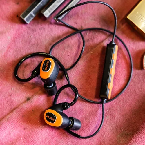Vista 6 de Protección auditiva Bluetooth ISOtunes Pro 3.0, auriculares de trabajo compatibles con OSHA 20-hour battery, 27 dB NRR, earplug headphones