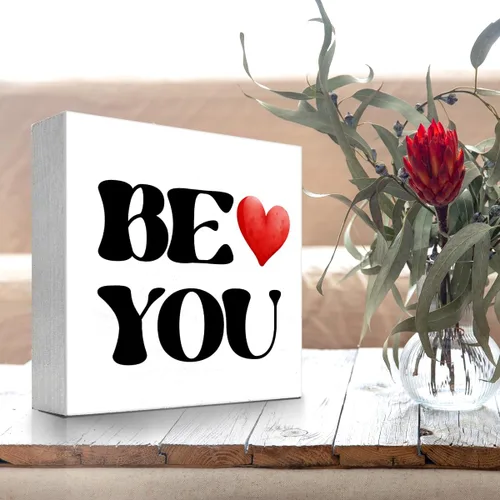 Vista 4 de Letrero de madera con texto en inglés «Be You», letreros de madera inspiradores, decoración de escritorio motivacional, decoración de madera