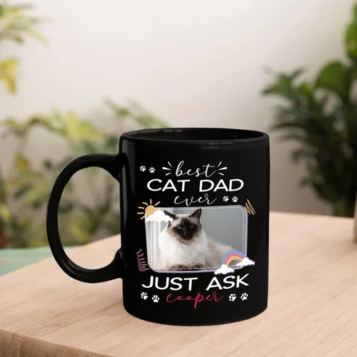 Vista 3 de Taza de cerámica negra personalizada para elegir nombre y foto con texto en inglés "Best Cat Dad Ever Just Ask", taza de café personalizada de 11