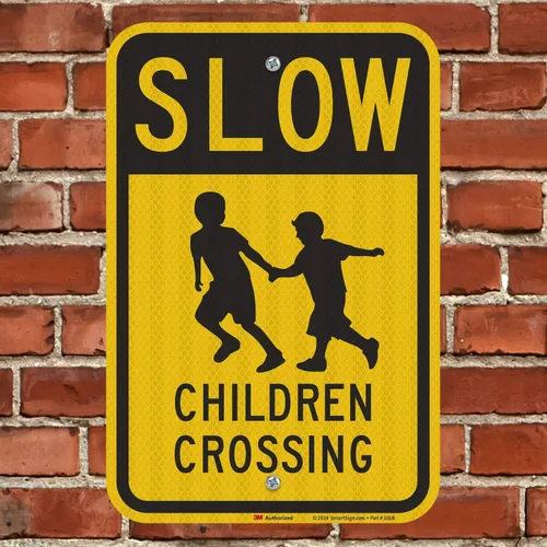 Vista 4 de SmartSign - K-5198-HI-12x18 "Slow - Children Crossing" Letrero 12" x 18" 3M Aluminio Reflectante de Alta Intensidad Negro sobre Amarillo