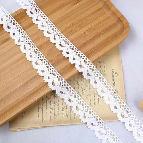 Vista 4 de IDONGCAI Delicado encaje nupcial blanco con borde festoneado, cinta de costura de 0.95 pulgadas de ancho, rollo de 20 yardas para vestido de novia