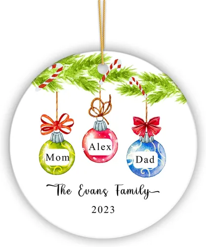 Vista 12 de Adorno de Navidad personalizado con nombre y fecha, adorno de nuestra primera Navidad como el señor y la señora 2023, adorno de Navidad de recuerdo