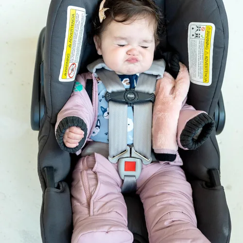 Vista 5 de Buckle Me Baby Coats Chaqueta de invierno de asiento de coche más seguro de cierre rápido para niño o niña, como se ve en Shark Tank