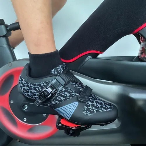 Vista 4 de Zapatos de ciclismo unisex para hombres y mujeres, compatibles con zapatos de bicicleta Peloton con tacos Delta para ciclismo de carretera