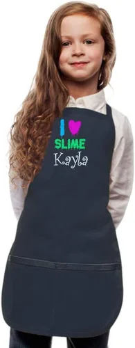 Vista 8 de Delantal personalizado para niños con diseño de bordado I Love Slime Rosa encendido