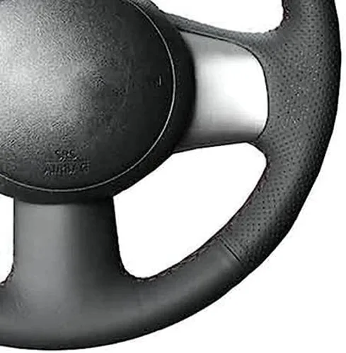Vista 2 de Cubierta de cuero negro del volante del coche para Nissan March Sunny Versa 2013 Almera mano-cosido cubierta del volante del coche Línea roja