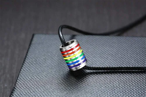 Vista 3 de Collar unisex de acero inoxidable con colgante de arcoíris de Gay & Lesbian LGBT