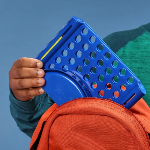 Vista 8 de Hasbro Grab and Go! Paquete (paquete de 4), juegos de mesa de viaje para niños, acorazado, Connect 4, ¿Adivina quién?, juegos de hipopótamos