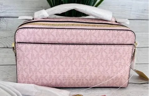 Vista 2 de Michael Kors Cruzada mediana con doble cremallera para teléfono
