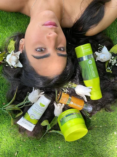 Vista 5 de Wellness Premium Products Loción corporal unisex de aceite de semilla de cáñamo orgánico 6.3 oz Cold-pressed hemp seed oil helps retain moisture