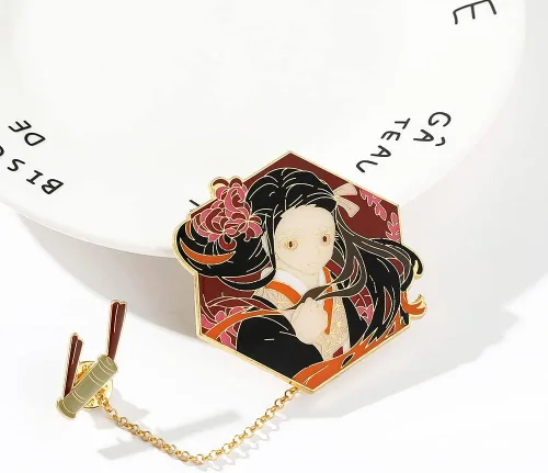 Vista 4 de Anime Demon Brooch Slayer Pin -Tanjiro Nezuko Shinobu Figure Characters Metal Sword Enamel Pins Badges Collection Cosplay Jewelry Gifts for Fans