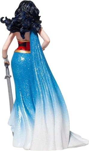 Vista 2 de Enesco DC Comics - Figura de Couture de Force Wonder Woman, 8.27 pulgadas, multicolor