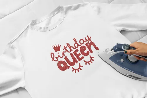 Vista 2 de Calcomanía termoadhesiva de la reina de cumpleaños, transferencia de camisa de fiesta de cumpleaños para mujer, parche de vinilo para niña, gráfico