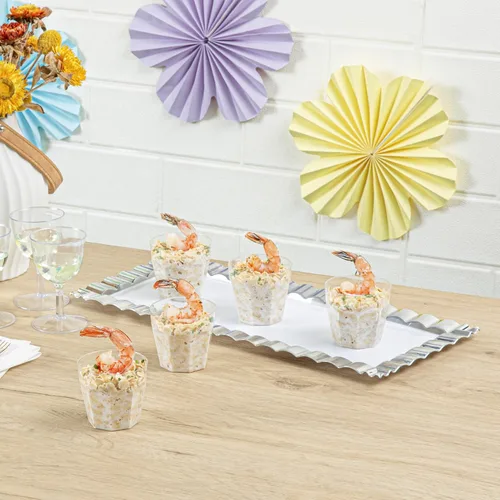 Vista 4 de Restaurantware -Vasos de postre de 5 onzas, 100 mini vasos desechables para aperitivos, redondos, diseño Pilsner, taza de parfait de plástico
