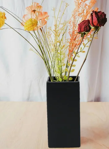Vista 4 de Serene Spaces Living Jarrones cuadrados de cerámica negro mate, jarrones modernos para centros de mesa de boda, decoración del hogar