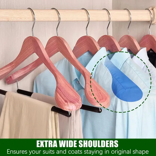 Vista 3 de Amber Home Paquete de 5 perchas de cedro para trajes con hombro extra ancho, perchas de madera para abrigos y chaquetas, perchas de cedro natural