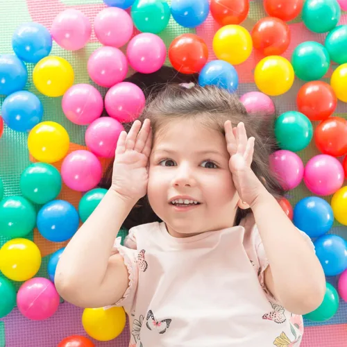 Vista 6 de 1000 bolas para hoguera, no tóxicas, de plástico suave, de 2.2 pulgadas, juguetes para niños y niños pequeños