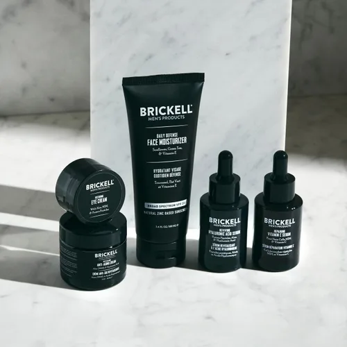 Vista 2 de Brickell Rutina Antienvejecimiento Completa de Defensa para Hombres, Crema Facial Nocturna, Suero de Vitamina C de Día y Noche, Hidratante Facial