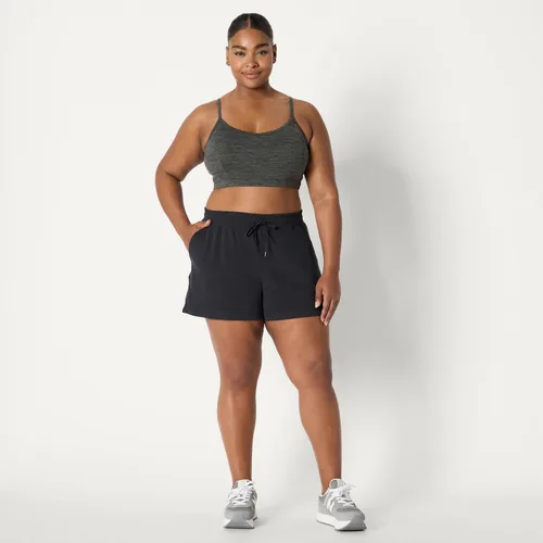 Vista 6 de Amazon Essentials Pantalones cortos de rendimiento suave para mujer con entrepierna de 3.5 pulgadas