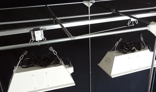 Vista 2 de Light Rail (2) 4.20 kits robóticos de crecimiento para 4 luces genuinas fabricadas sólidamente en los Estados Unidos