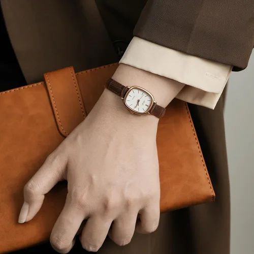 Vista 9 de Reloj clásico de cuarzo para mujer, elegante y resistente, con correa de piel de vacuno, perfecto para cualquier ocasión