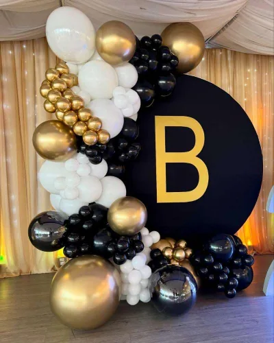 Vista 5 de Kit de guirnalda de arco de globos negros y dorados con estrella, 22, 18, 12, 10, 5 pulgadas, globos de látex negros metálicos dorados y blancos
