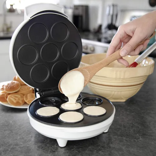 Vista 8 de Out of This World - Máquina de gofres para niños, haz 7 panqueques espaciales. Astronautas, lunas, estrellas y más en minutos, wafler eléctrico