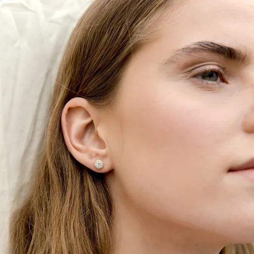 Vista 2 de PAVOI 14K Gold Plated Sterling Silver Post Brilliant Round Faux Diamond Halo Earrings - Premium Cubic Zirconia in Rose Gold, White Gold and Yellow