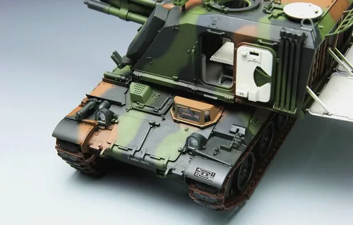 Vista 7 de Meng Models Obús autopropulsado francés AUF1 de 4.528 in, escala 1/35